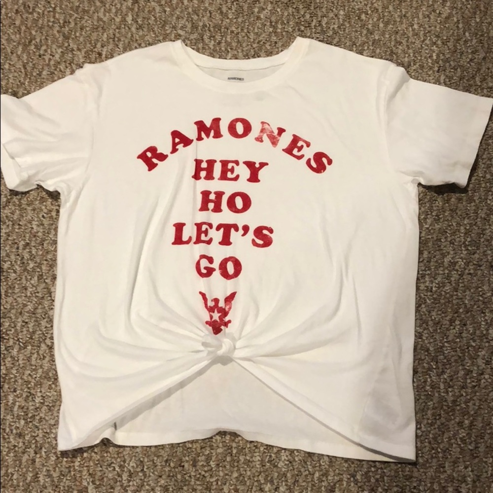 American Eagle Ramones graphic t